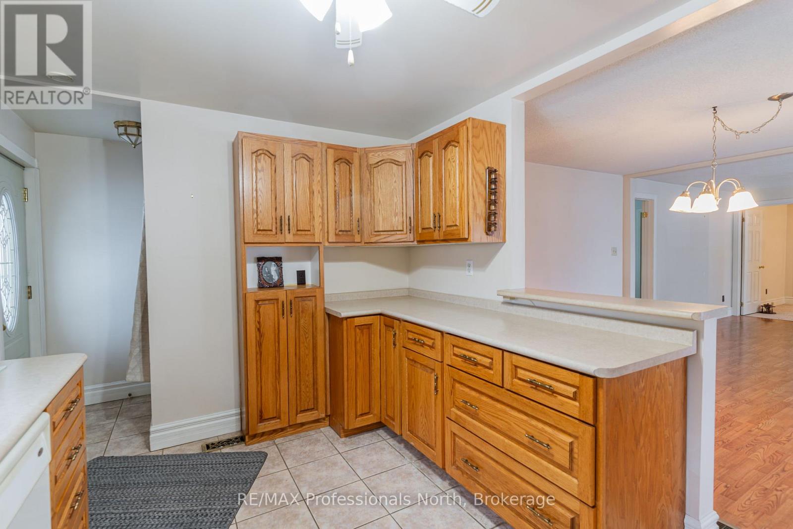 646 Mountain Street, Dysart Et Al, Ontario  K0M 1S0 - Photo 9 - X12555136