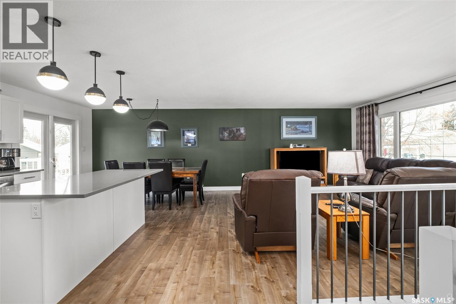 975 Sanderson Crescent, Prince Albert, Saskatchewan  S6V 6L2 - Photo 2 - SK025762