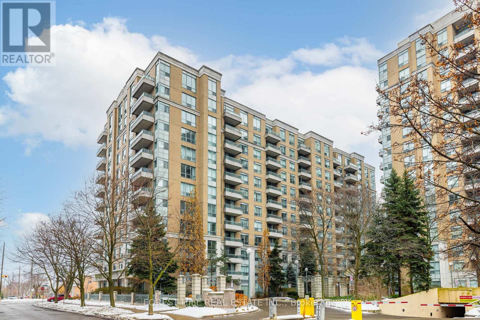 511 - 39 PEMBERTON AVENUE, Toronto, Ontario