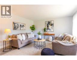 40 KERMAN Avenue, Grimsby, Ontario