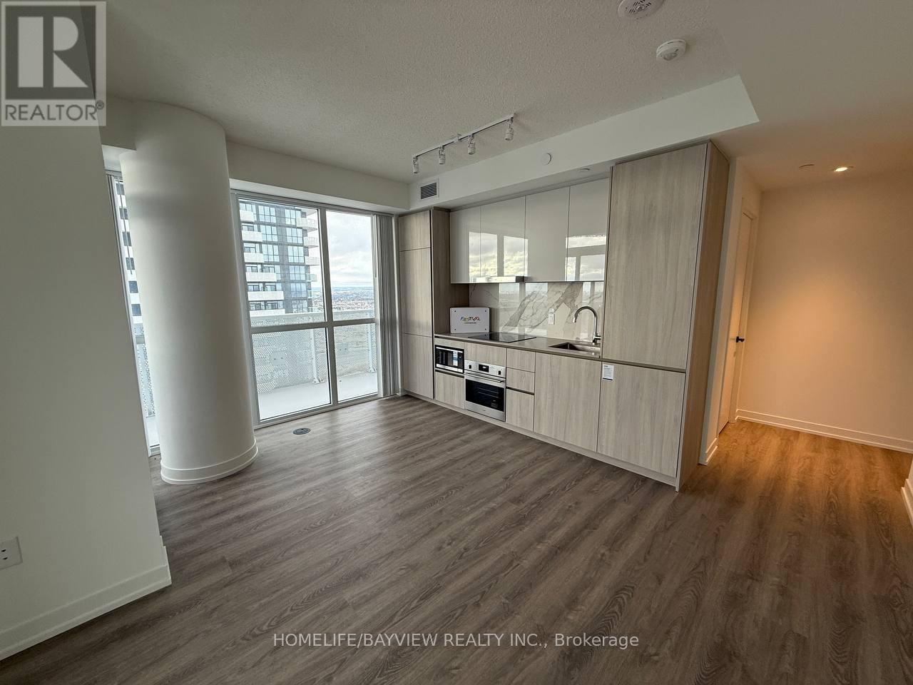 4512 - 8 Interchange Way, Vaughan, Ontario L4K 5Z7 - Photo 3 - N12641124