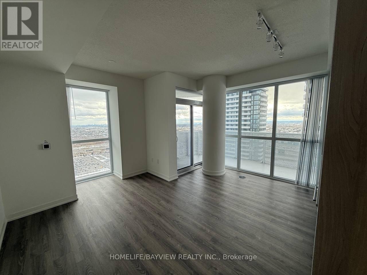 4512 - 8 Interchange Way, Vaughan, Ontario L4K 5Z7 - Photo 4 - N12641124