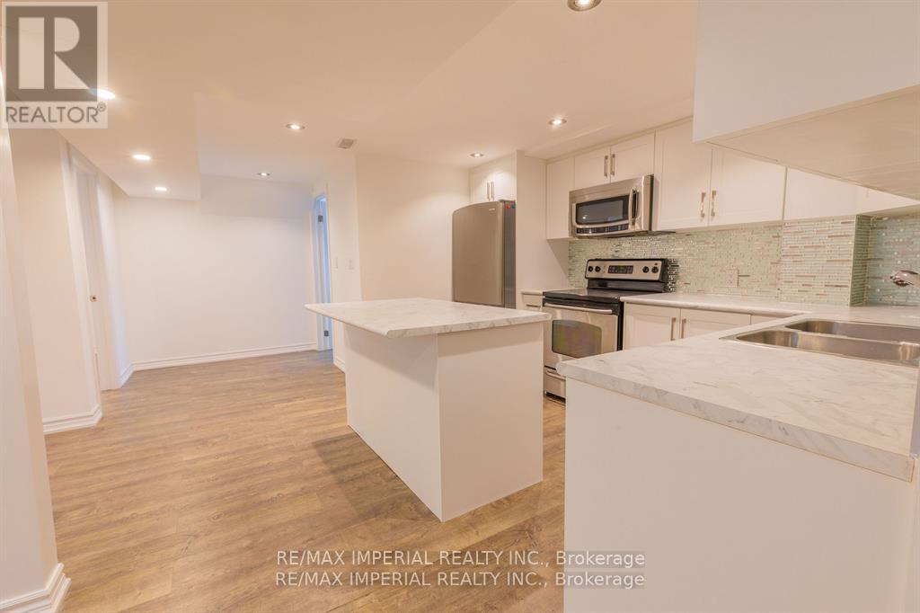 Bsmt - 388 Becker Road, Richmond Hill, Ontario  L4C 2S2 - Photo 5 - N12641140