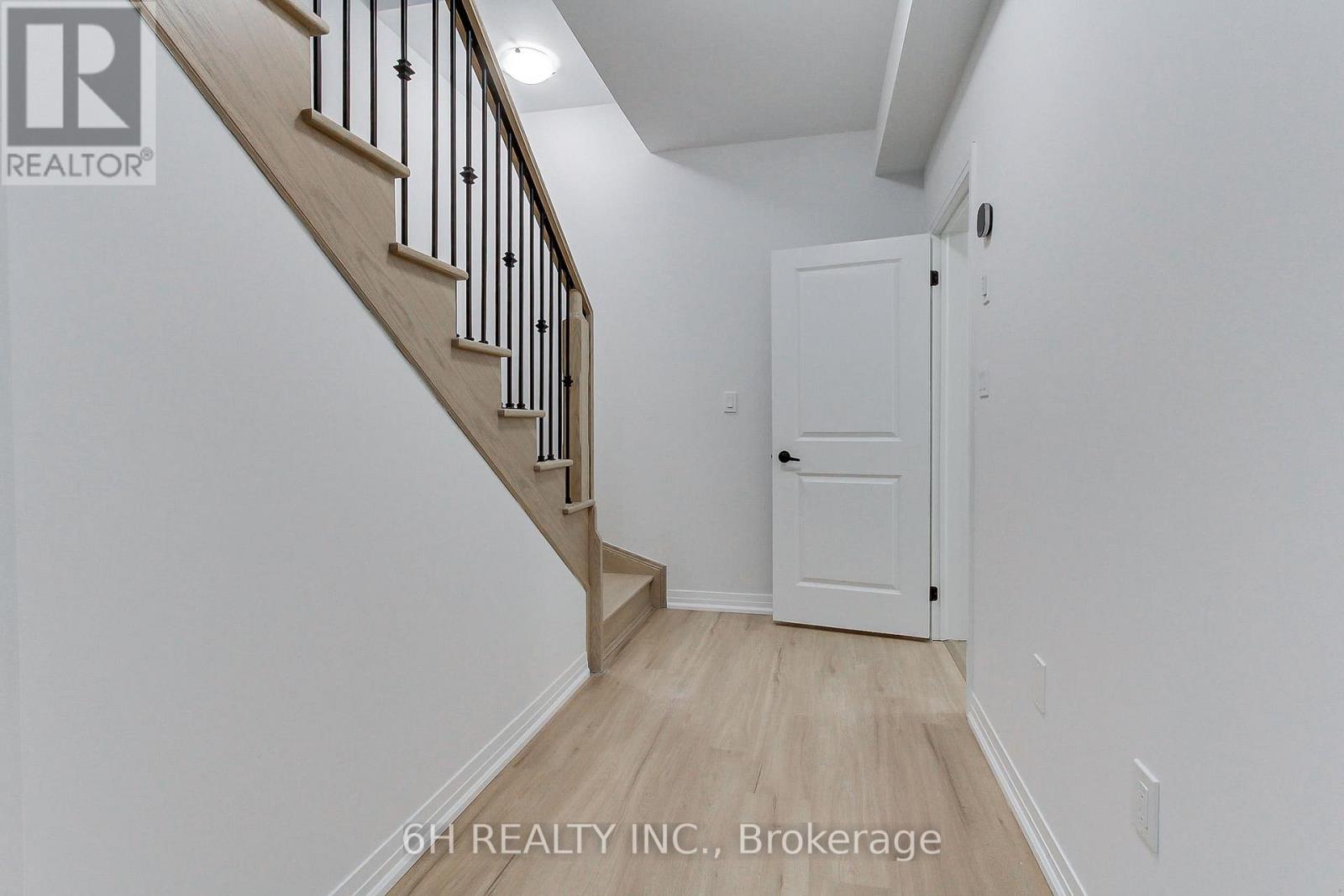 Lot 29 - 46 Harold Wilson Lane, Richmond Hill, Ontario  L4S 1N5 - Photo 4 - N12641144