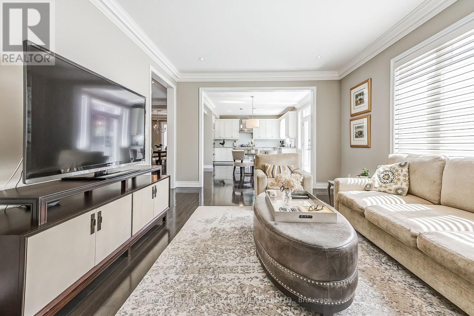 1022 Sherman Brock Circle, Newmarket, Ontario  L3X 0B4 - Photo 12 - N12641166