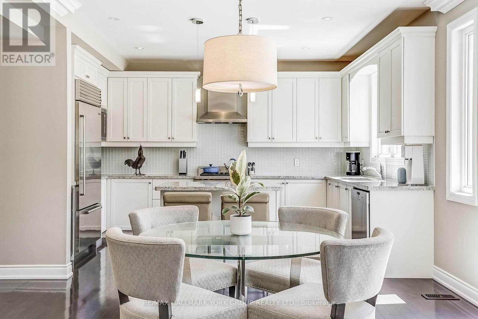 1022 Sherman Brock Circle, Newmarket, Ontario  L3X 0B4 - Photo 15 - N12641166