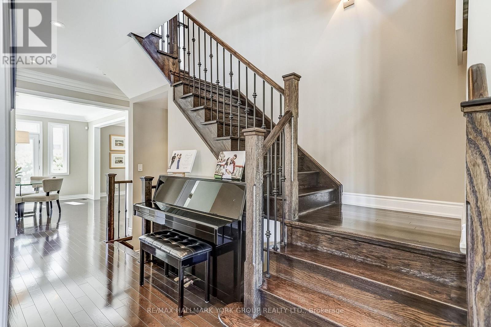 1022 Sherman Brock Circle, Newmarket, Ontario  L3X 0B4 - Photo 22 - N12641166