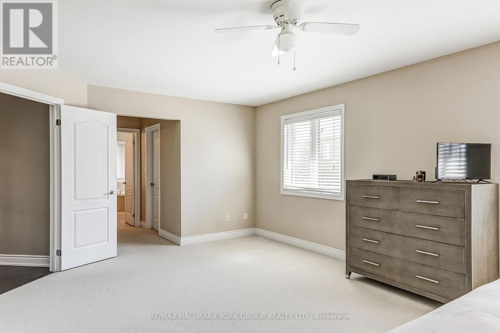 1022 Sherman Brock Circle, Newmarket, Ontario  L3X 0B4 - Photo 25 - N12641166