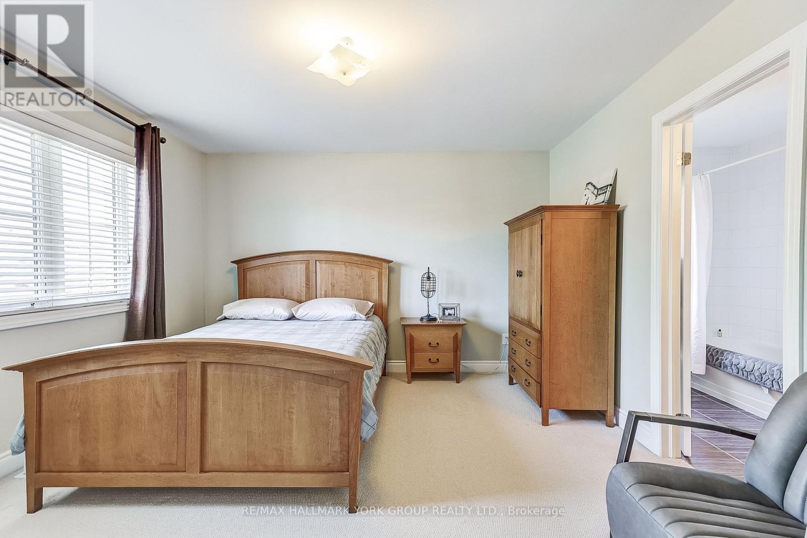 1022 Sherman Brock Circle, Newmarket, Ontario  L3X 0B4 - Photo 32 - N12641166