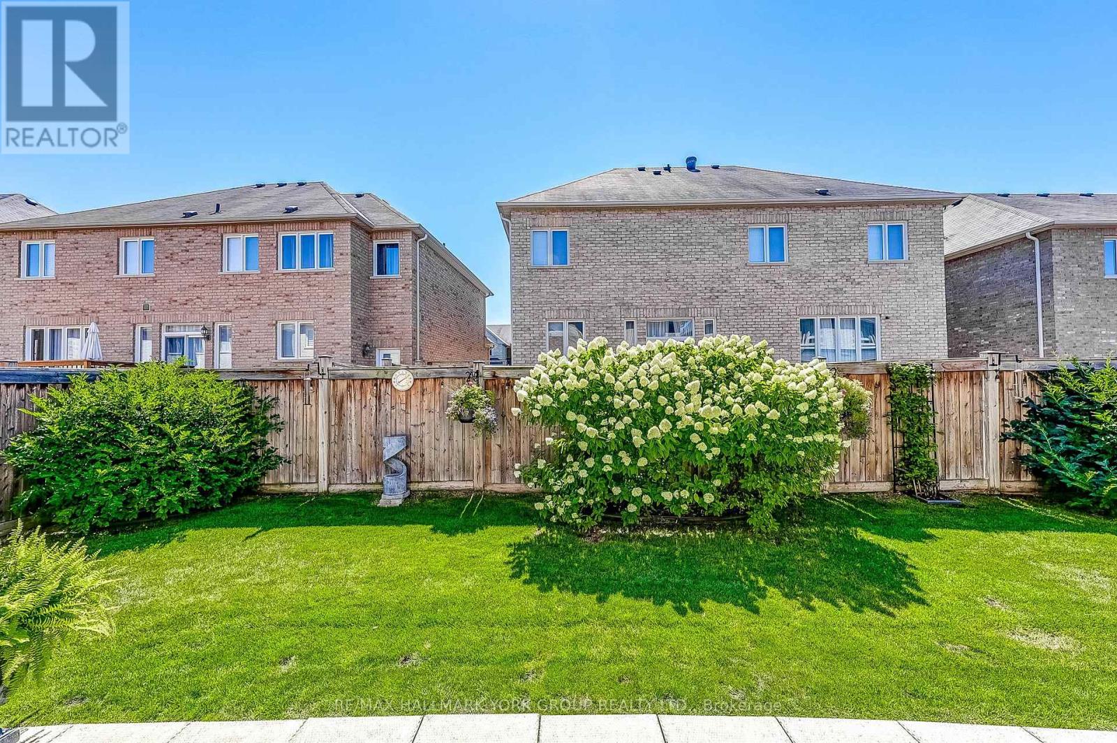 1022 Sherman Brock Circle, Newmarket, Ontario  L3X 0B4 - Photo 43 - N12641166