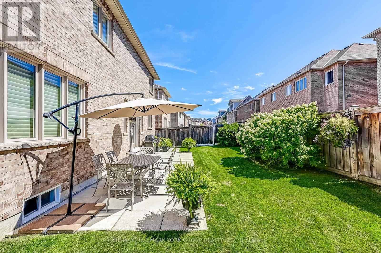 1022 Sherman Brock Circle, Newmarket, Ontario  L3X 0B4 - Photo 44 - N12641166