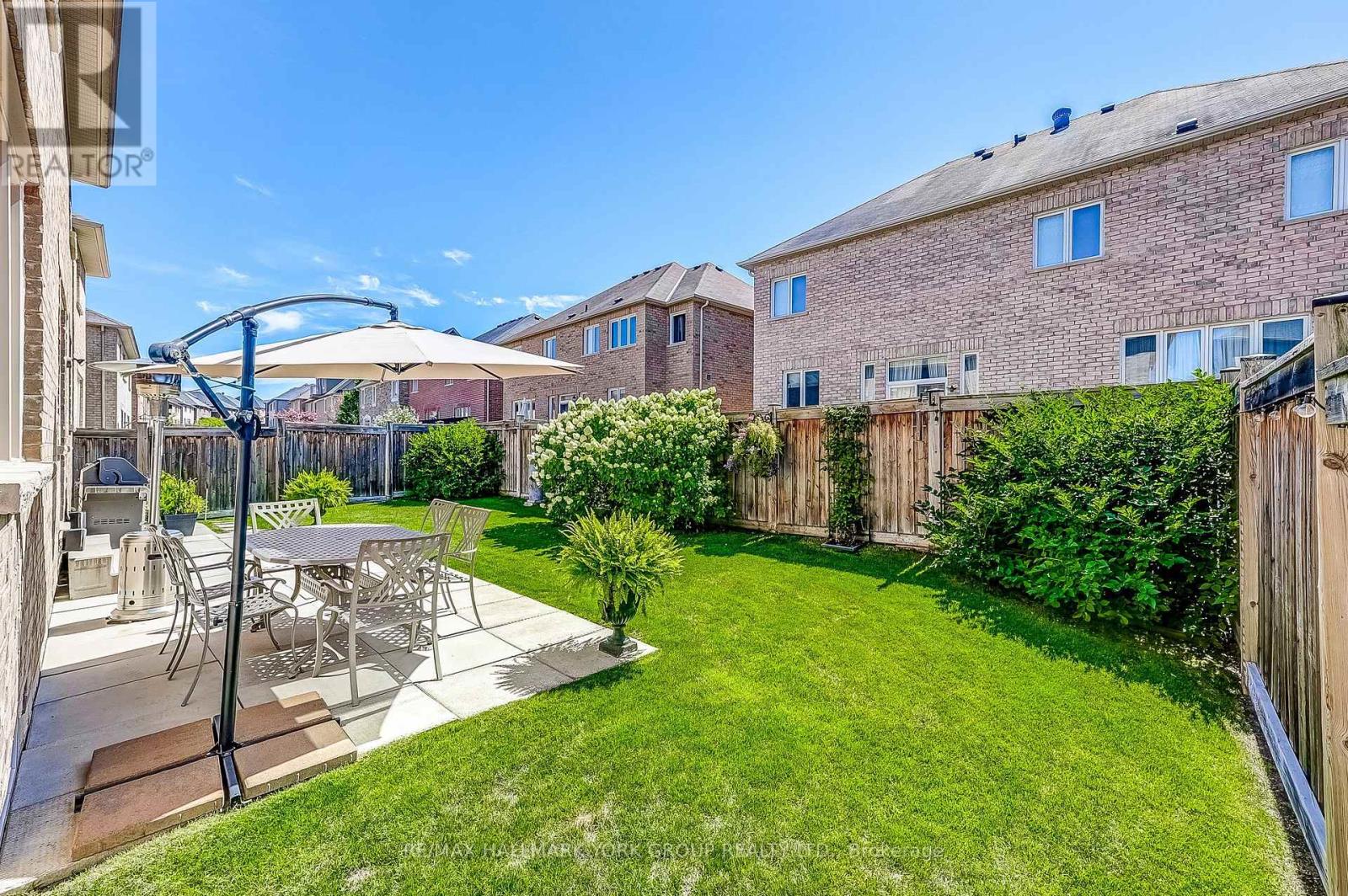 1022 Sherman Brock Circle, Newmarket, Ontario  L3X 0B4 - Photo 47 - N12641166