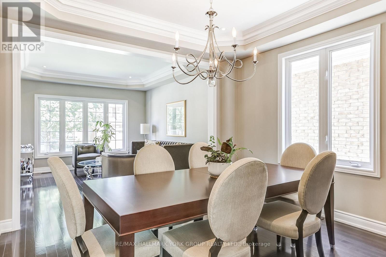 1022 Sherman Brock Circle, Newmarket, Ontario  L3X 0B4 - Photo 9 - N12641166