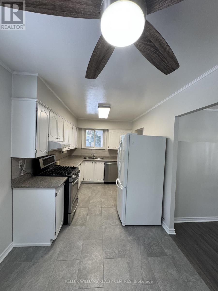 Main - 691 Irwin Crescent, Newmarket, Ontario  L3Y 5A3 - Photo 3 - N12641178