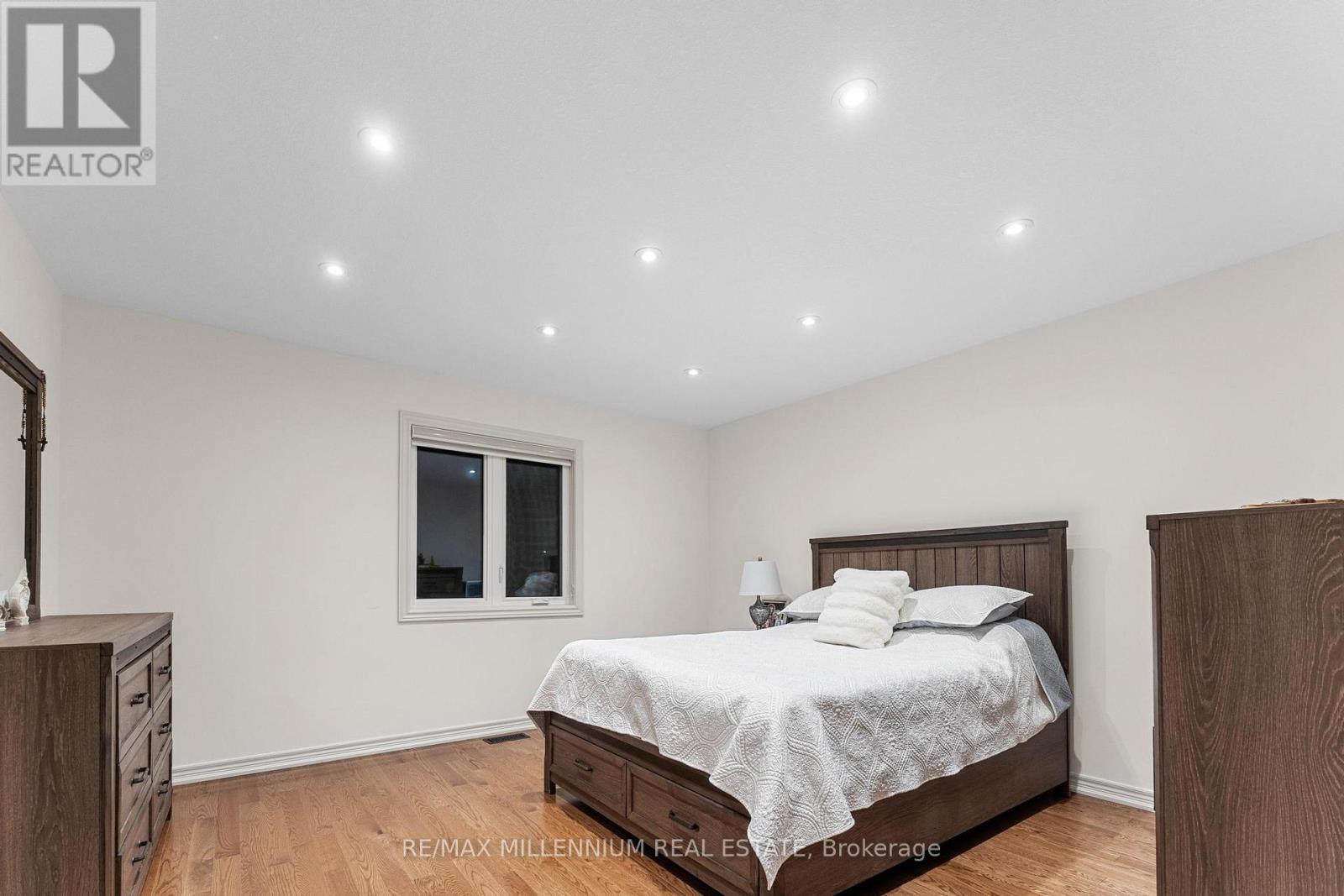 264 Patterson Street, New Tecumseth (Beeton), Ontario  L0G 1A0 - Photo 9 - N12641202