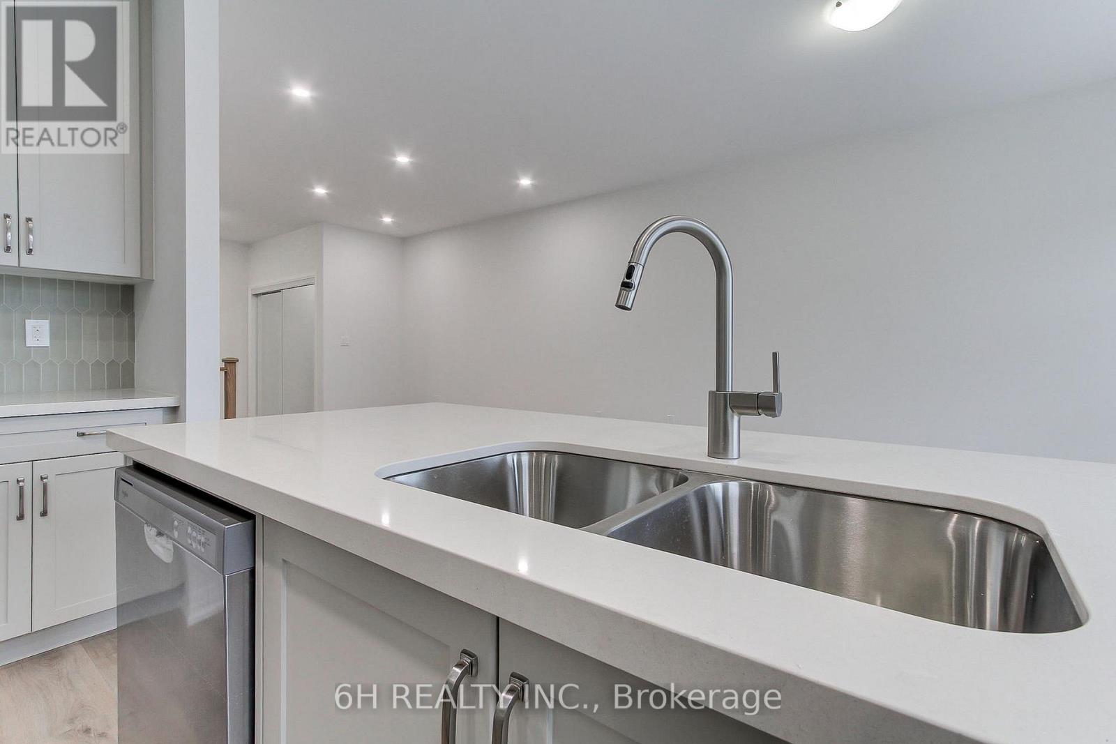 Lot 18 - 23 Harold Wilson Lane, Richmond Hill, Ontario  L4S 1N5 - Photo 13 - N12641220