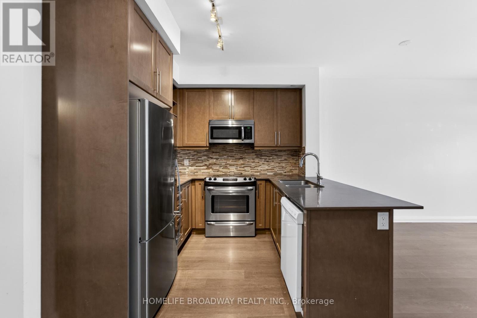 1207 - 55 Oneida Crescent, Richmond Hill, Ontario  L4B 0B3 - Photo 10 - N12503326