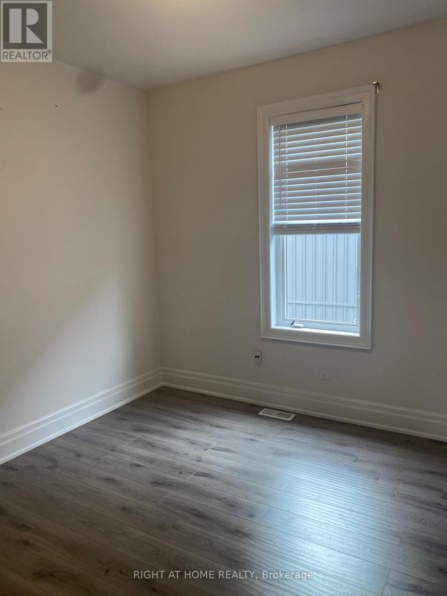 A - 72 Old Mosley Street, Wasaga Beach, Ontario  L9Z 2J5 - Photo 10 - S12641168