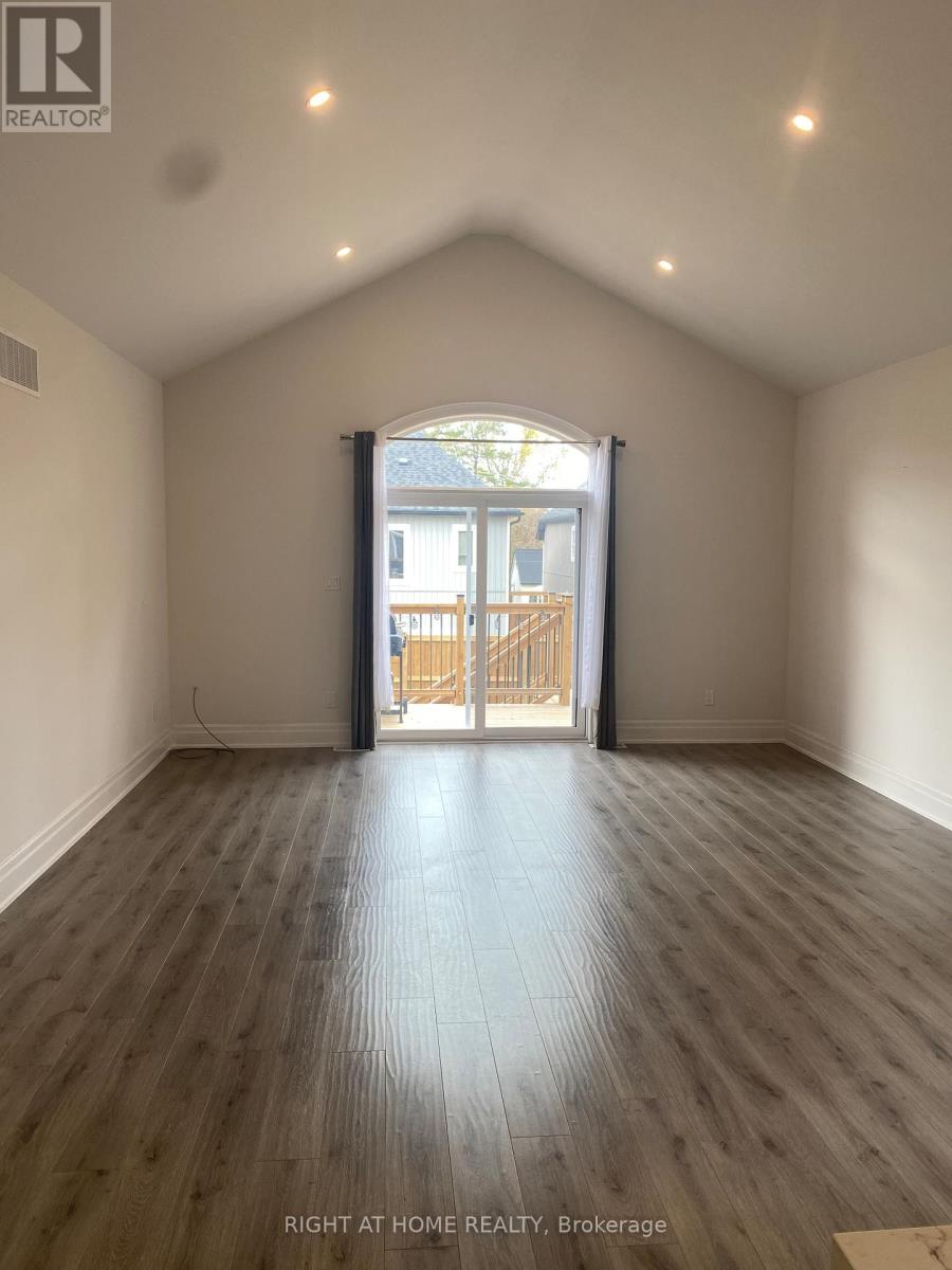 A - 72 Old Mosley Street, Wasaga Beach, Ontario  L9Z 2J5 - Photo 4 - S12641168