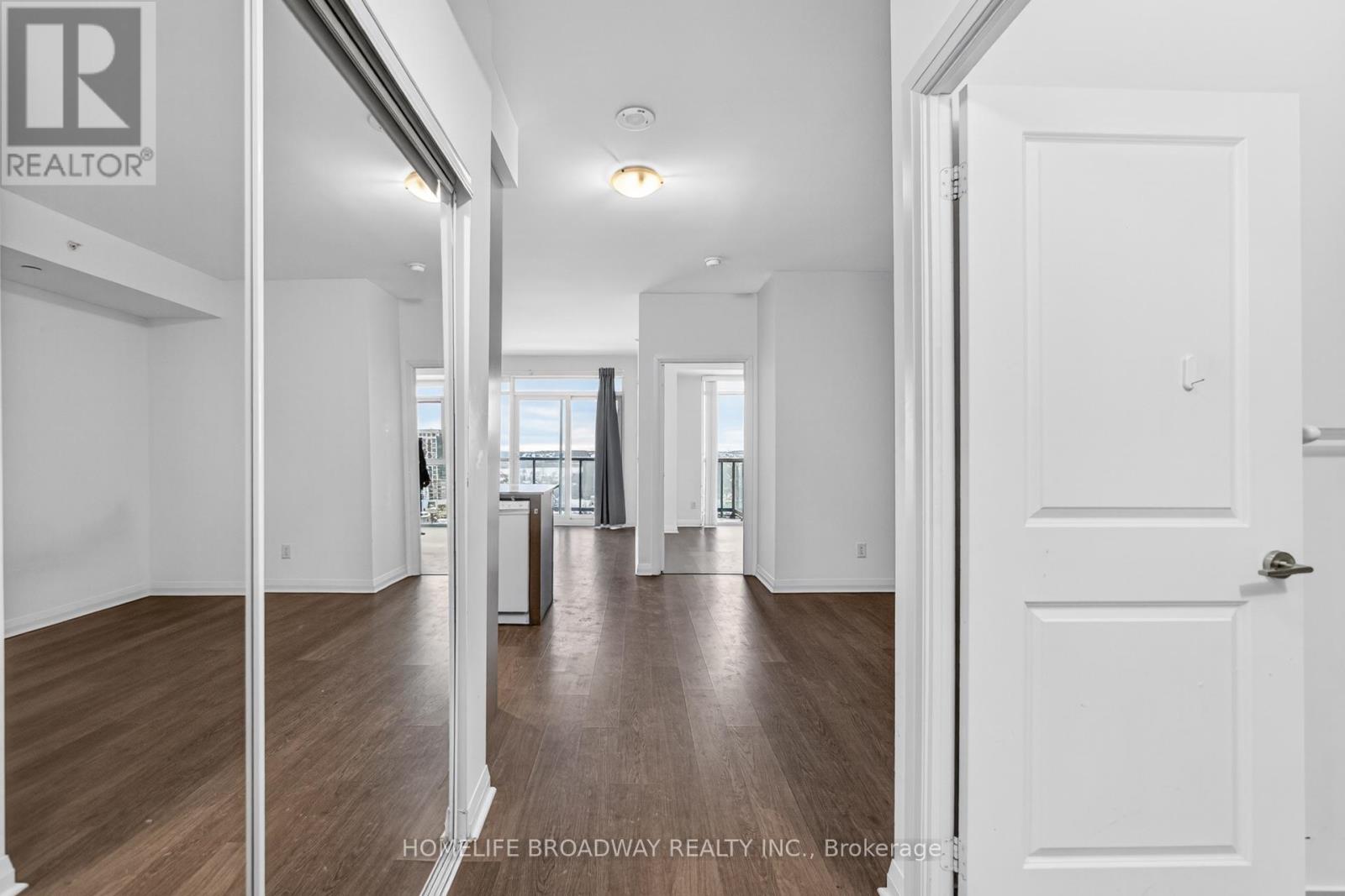 1207 - 55 Oneida Crescent, Richmond Hill, Ontario  L4B 0B3 - Photo 4 - N12503326