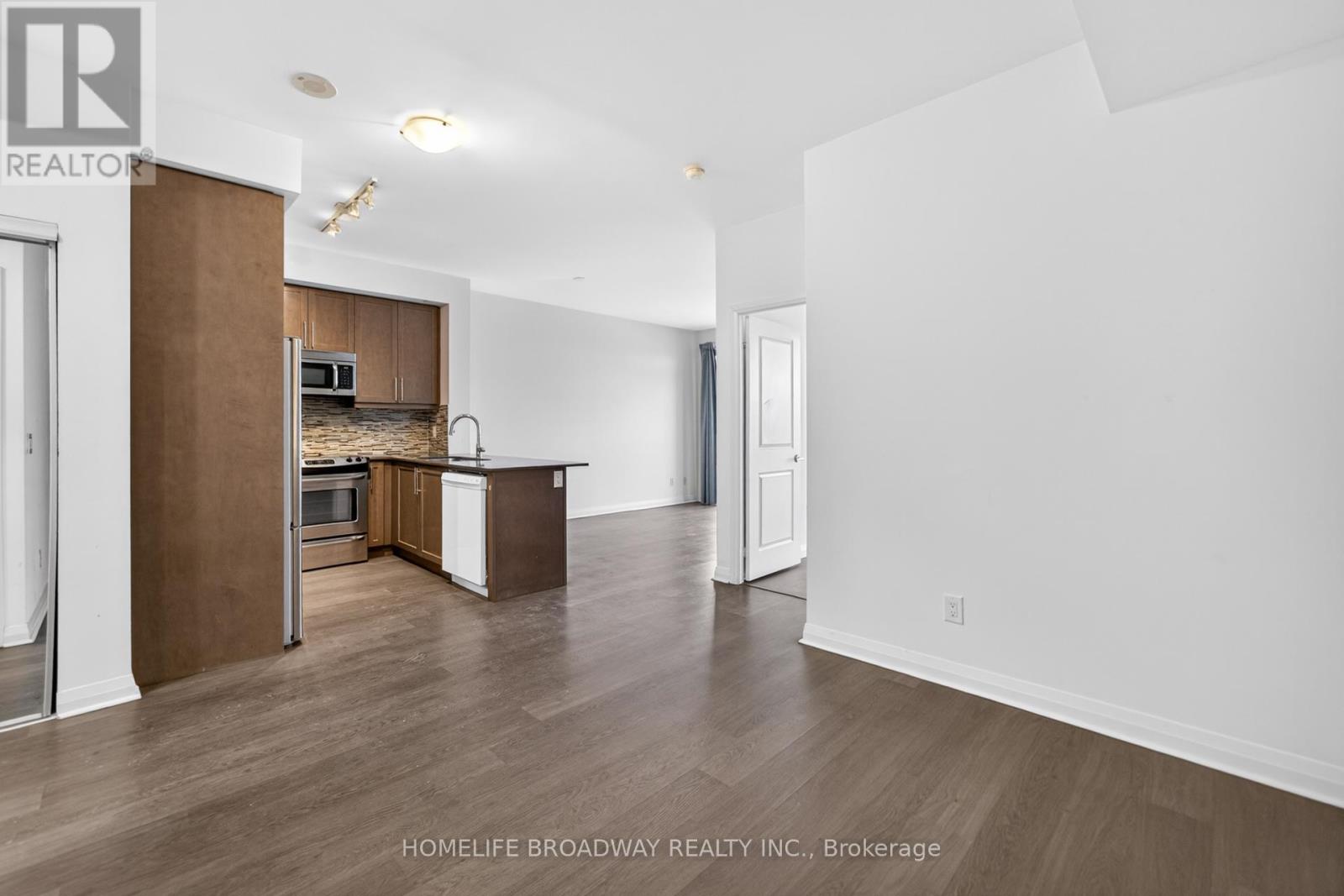 1207 - 55 Oneida Crescent, Richmond Hill, Ontario  L4B 0B3 - Photo 8 - N12503326