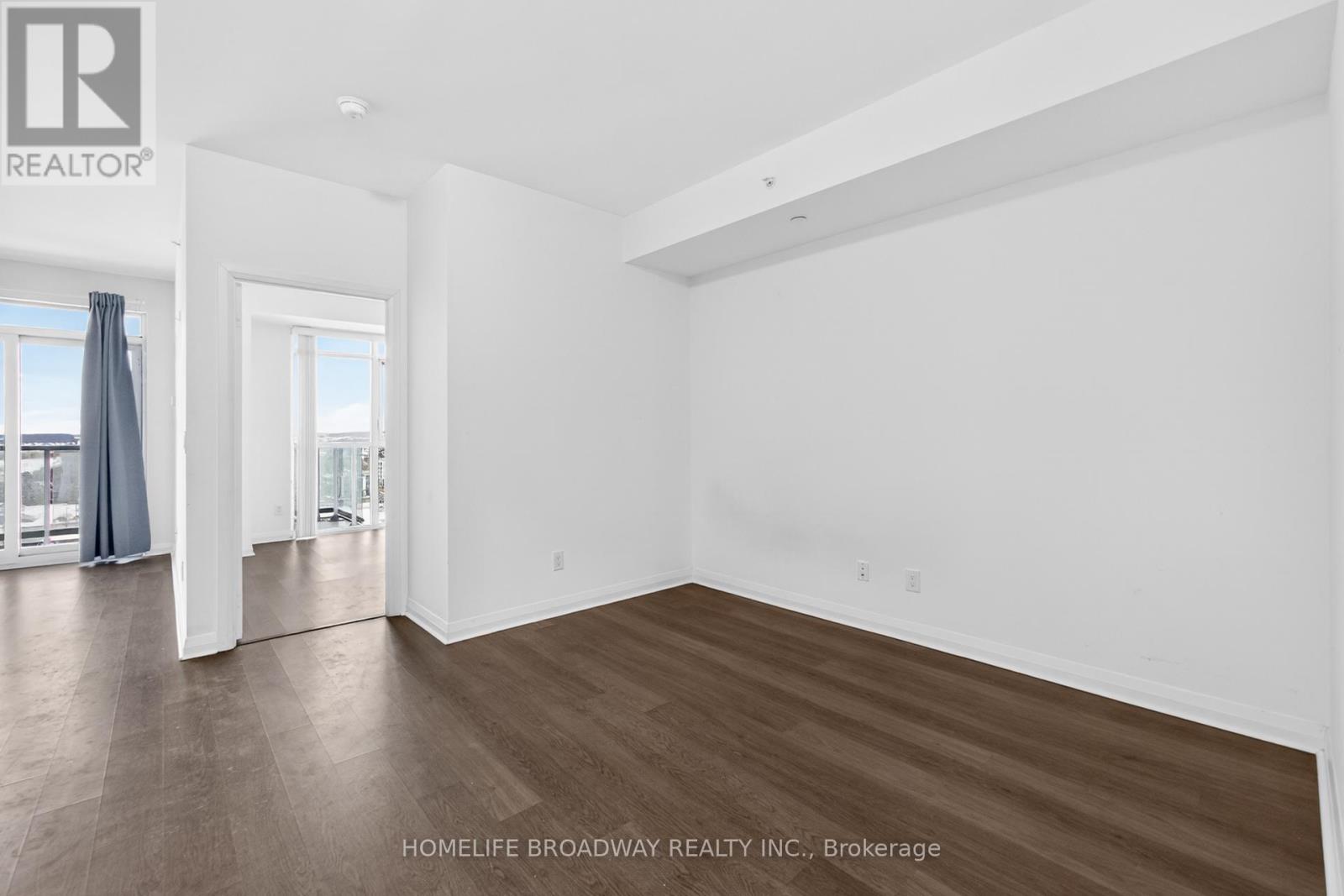 1207 - 55 Oneida Crescent, Richmond Hill, Ontario  L4B 0B3 - Photo 5 - N12503326