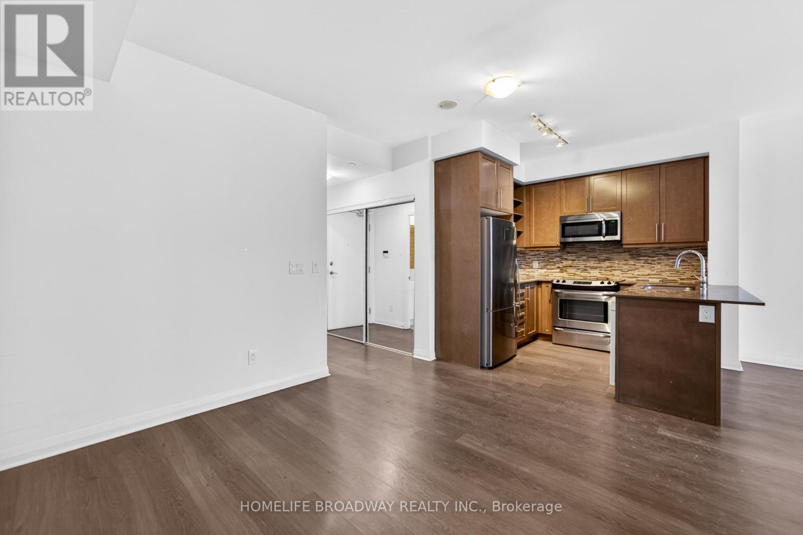 1207 - 55 Oneida Crescent, Richmond Hill, Ontario  L4B 0B3 - Photo 7 - N12503326