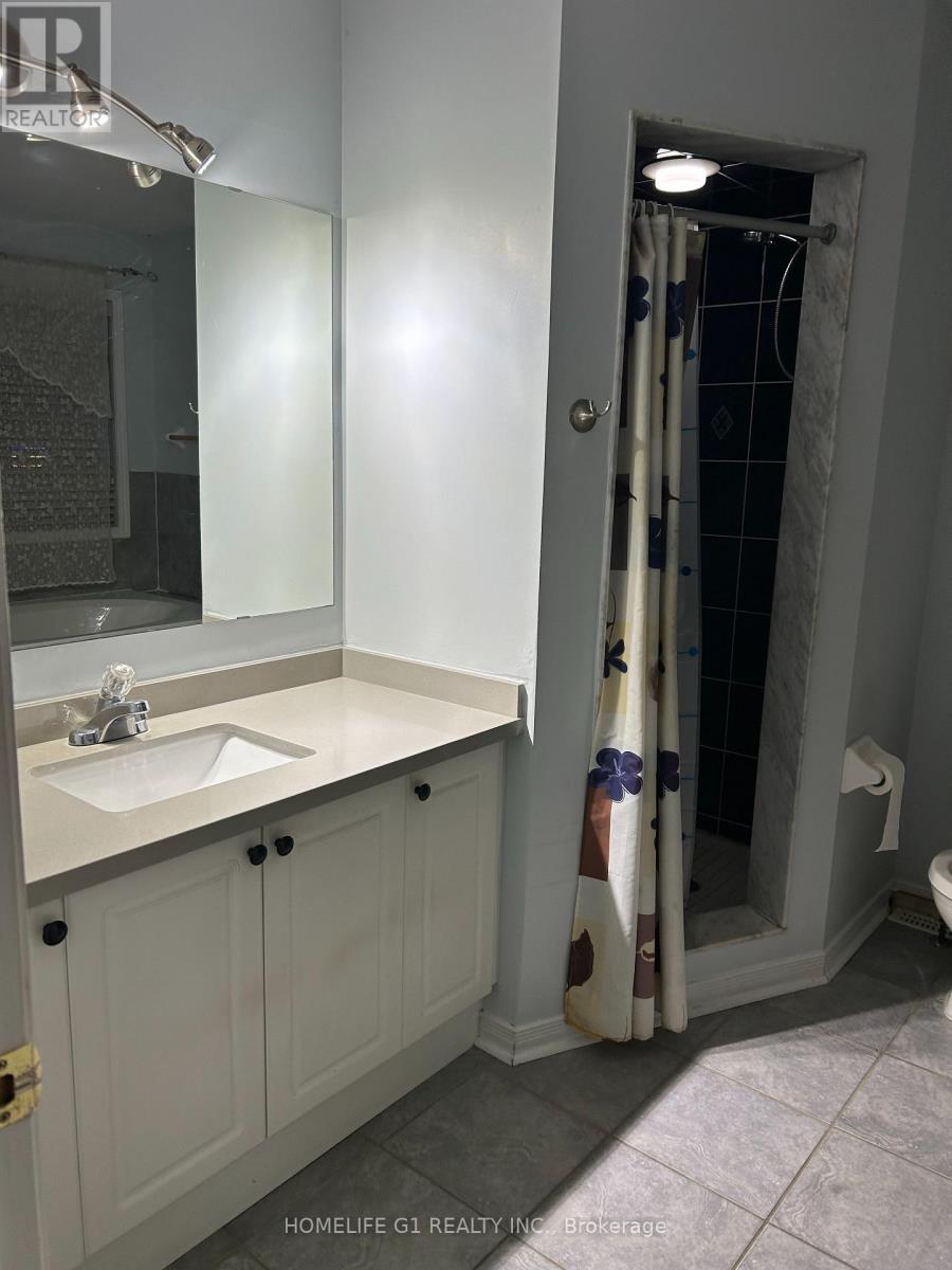 183 Toba Crescent, Brampton, Ontario  L6Z 4W3 - Photo 13 - W12635350