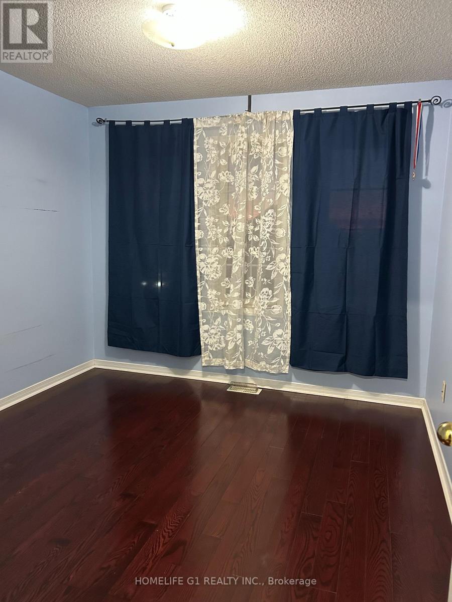 183 Toba Crescent, Brampton, Ontario  L6Z 4W3 - Photo 14 - W12635350