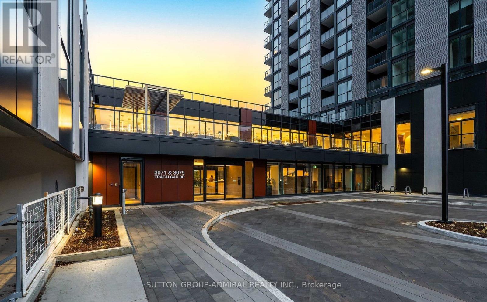 1204 - 3071 Trafalgar Road, Oakville, Ontario  L6H 8C6 - Photo 5 - W12641122