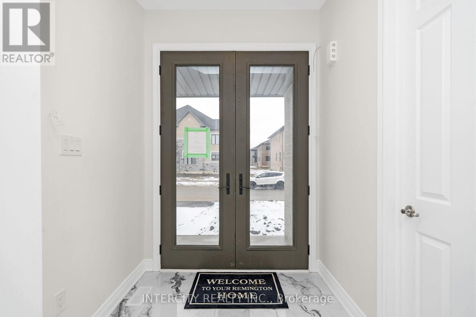 60 Claremont Drive, Brampton, Ontario  L6R 4G3 - Photo 2 - W12641132