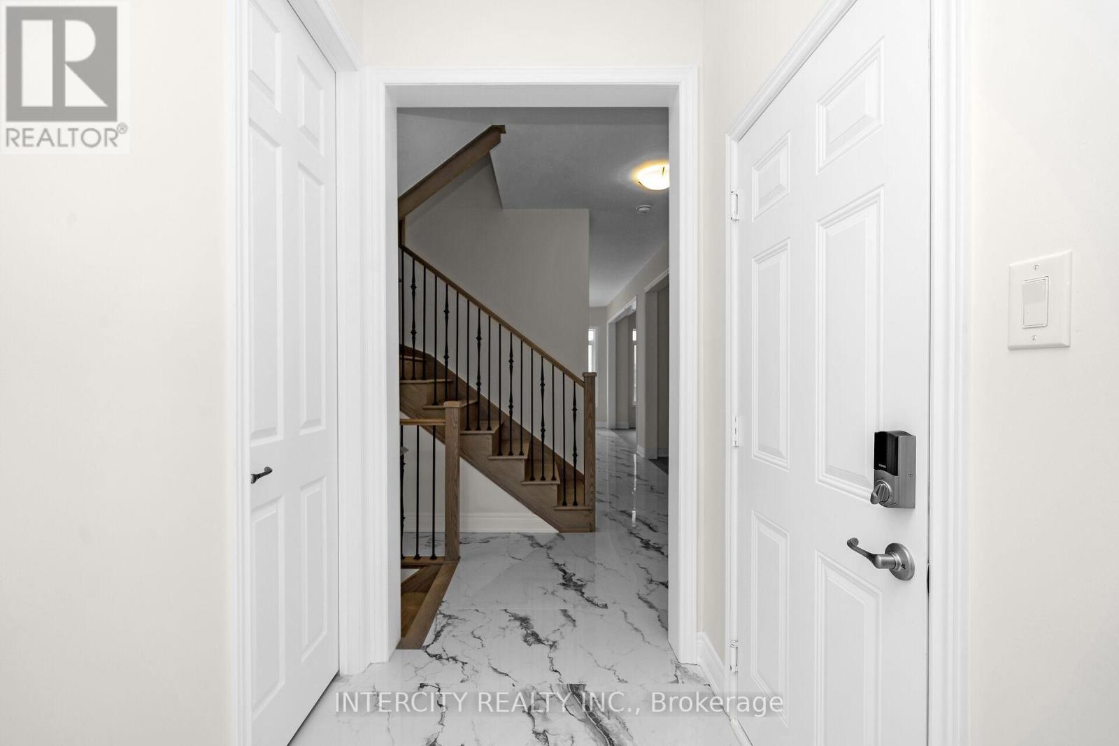 60 Claremont Drive, Brampton, Ontario  L6R 4G3 - Photo 3 - W12641132