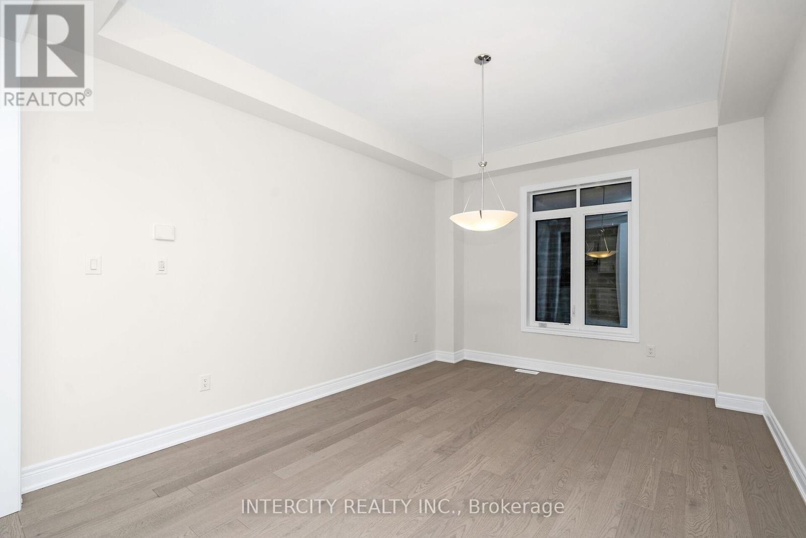 60 Claremont Drive, Brampton, Ontario  L6R 4G3 - Photo 4 - W12641132