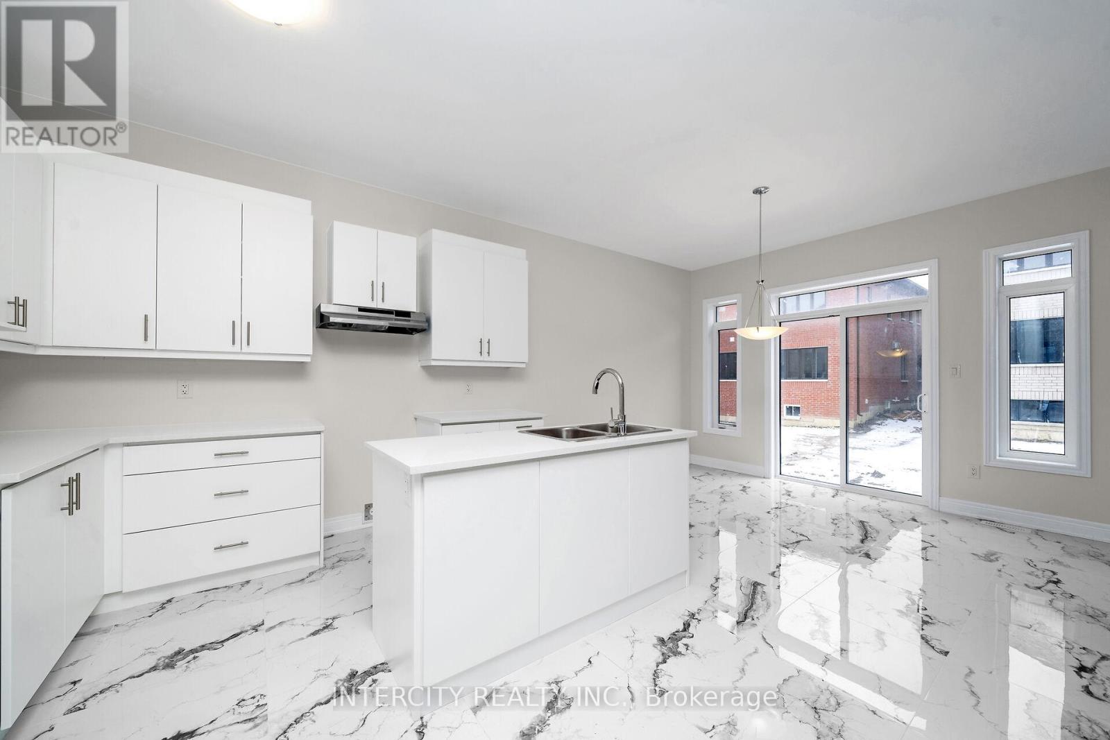 60 Claremont Drive, Brampton, Ontario  L6R 4G3 - Photo 6 - W12641132