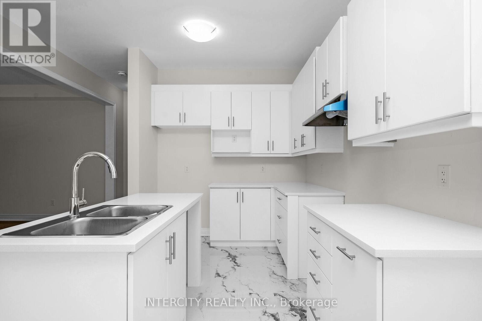 60 Claremont Drive, Brampton, Ontario  L6R 4G3 - Photo 8 - W12641132