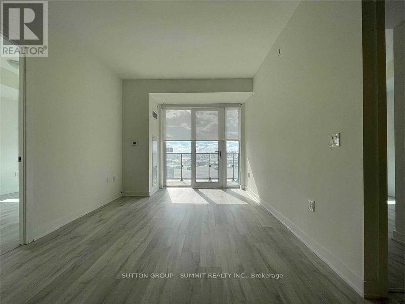 301 - 4655 Metcalfe Avenue, Mississauga, Ontario  L5M 0Z7 - Photo 3 - W12641148