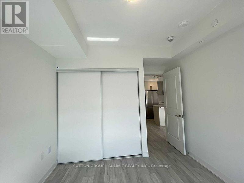 301 - 4655 Metcalfe Avenue, Mississauga, Ontario  L5M 0Z7 - Photo 6 - W12641148