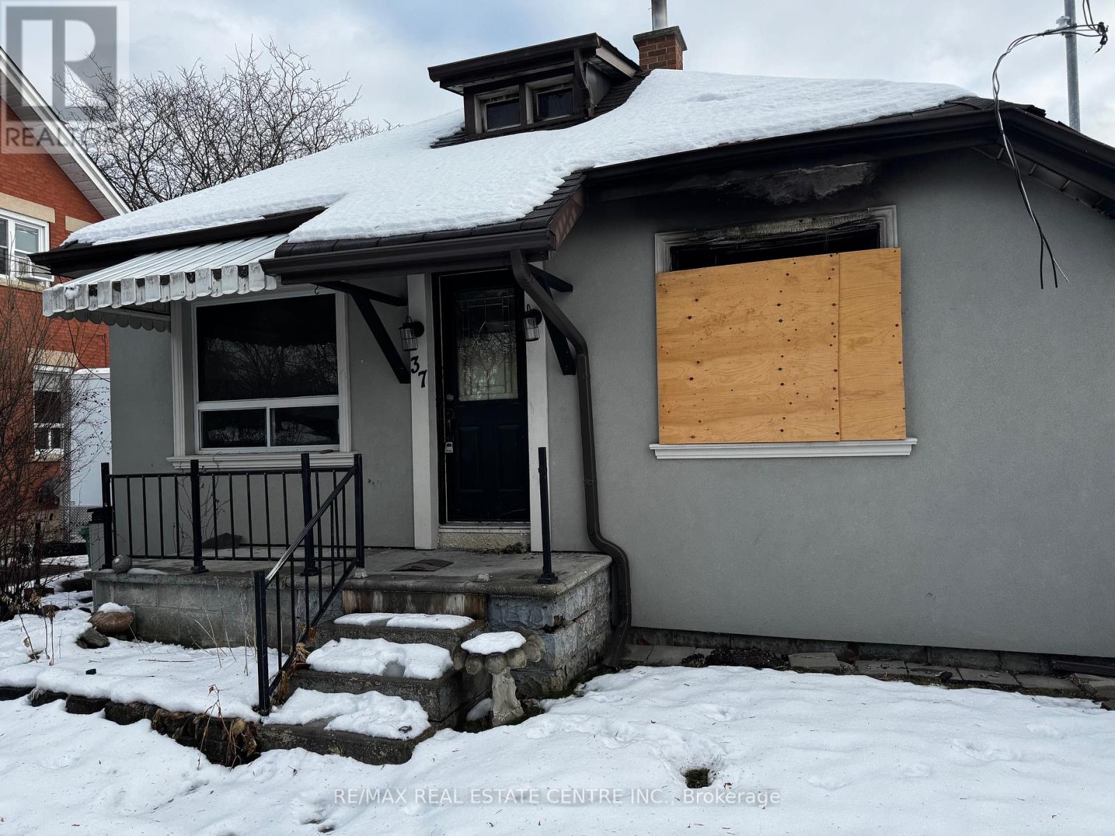 37 ROSEDALE AVENUE W, Brampton, Ontario