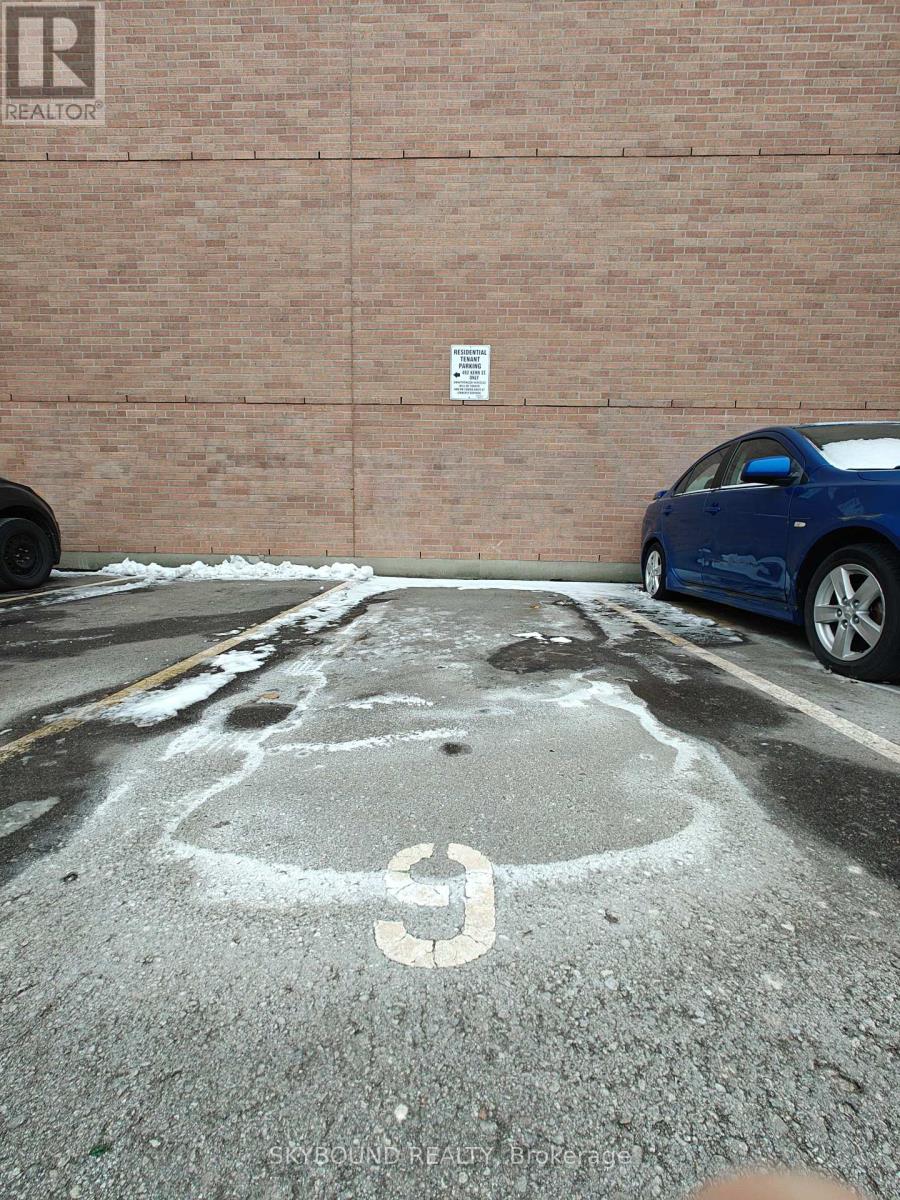 9 - 492 Kerr Street, Oakville, Ontario  L6K 3C5 - Photo 10 - W12641234