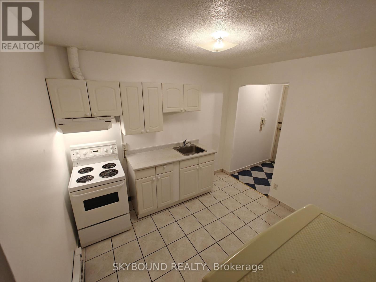 9 - 492 Kerr Street, Oakville, Ontario  L6K 3C5 - Photo 8 - W12641234