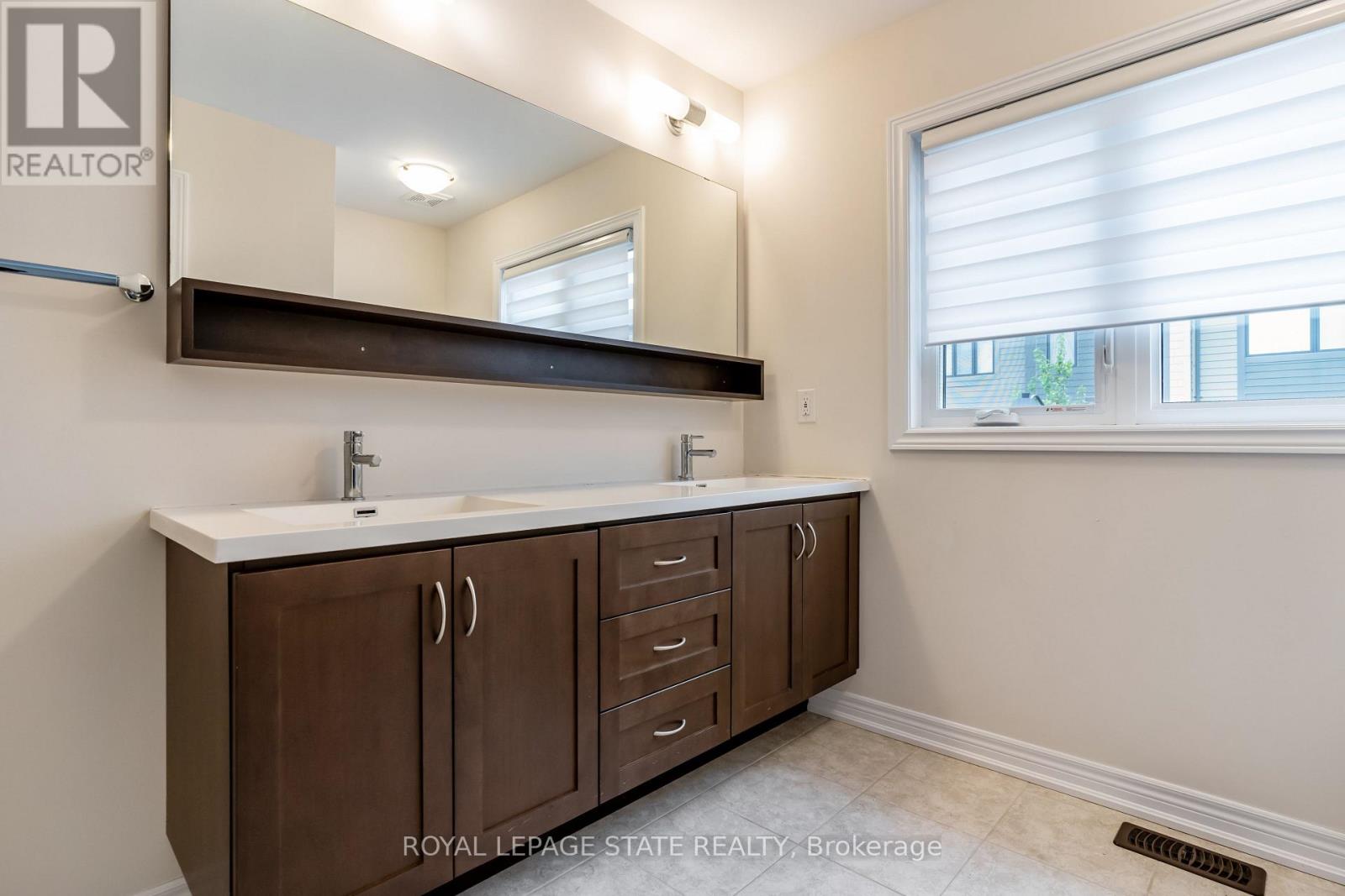 27 Waterview Lane, Grimsby, Ontario  L3M 0H2 - Photo 14 - X12641208