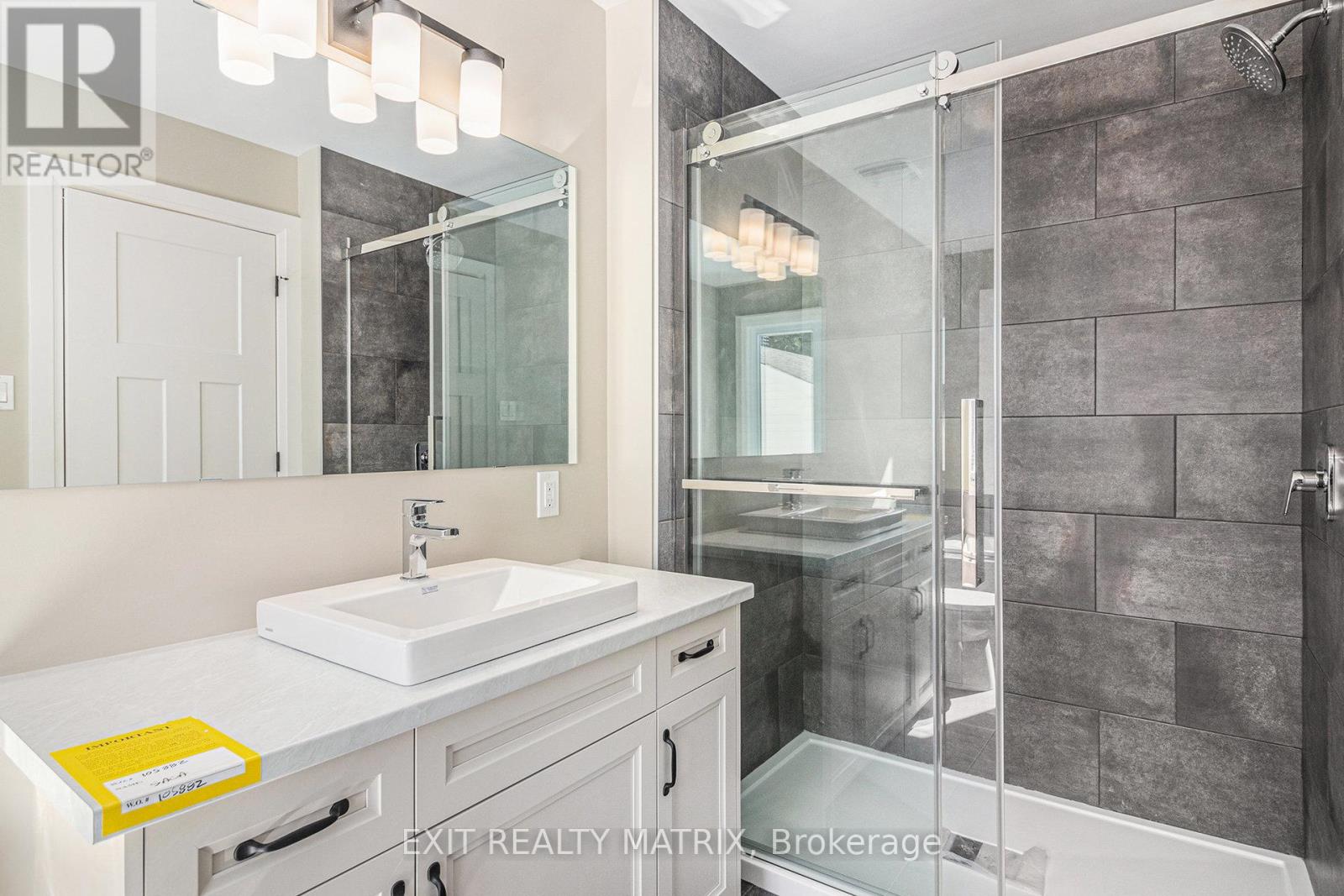 1375 Fribourg Street, Russell, Ontario  K0A 1W0 - Photo 16 - X12427468