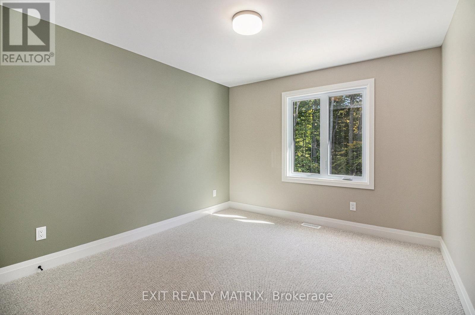 1375 Fribourg Street, Russell, Ontario  K0A 1W0 - Photo 12 - X12427468