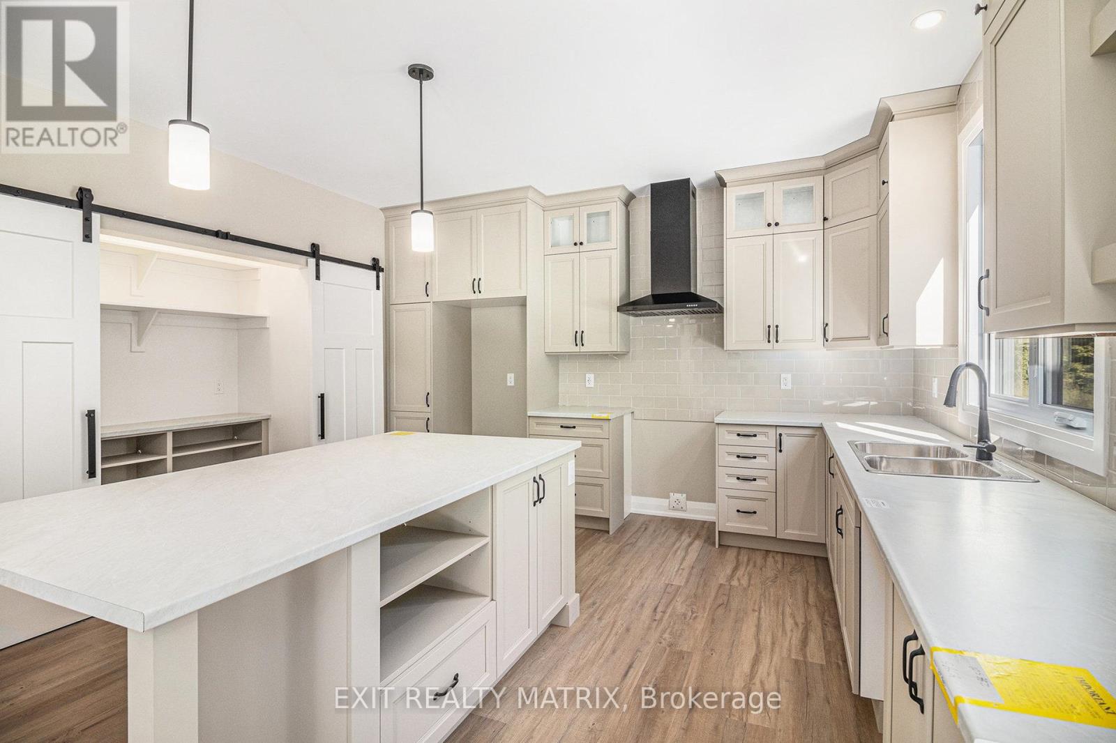 1375 Fribourg Street, Russell, Ontario  K0A 1W0 - Photo 7 - X12427468