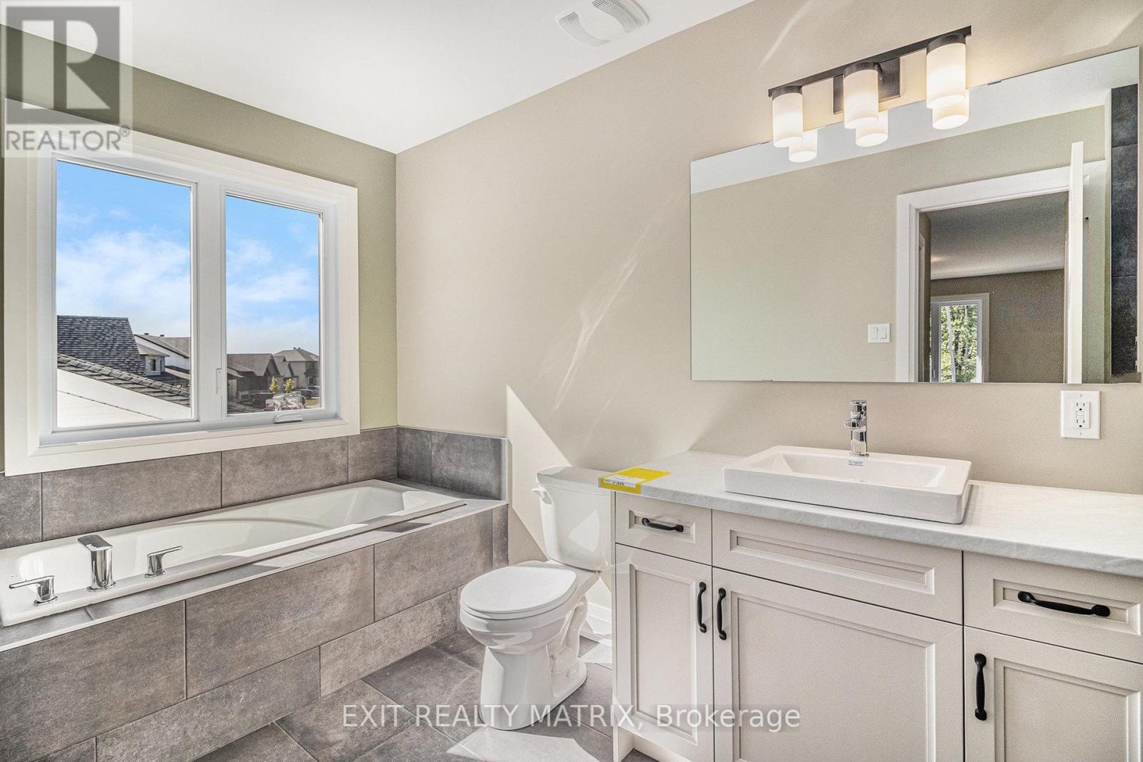 1375 Fribourg Street, Russell, Ontario  K0A 1W0 - Photo 15 - X12427468