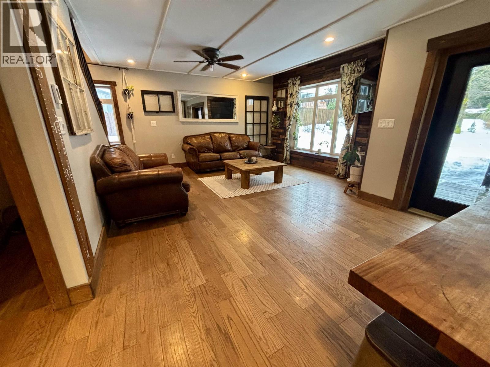 8 Drake Street, Kitimat, British Columbia  V8C 1S4 - Photo 10 - R3074315