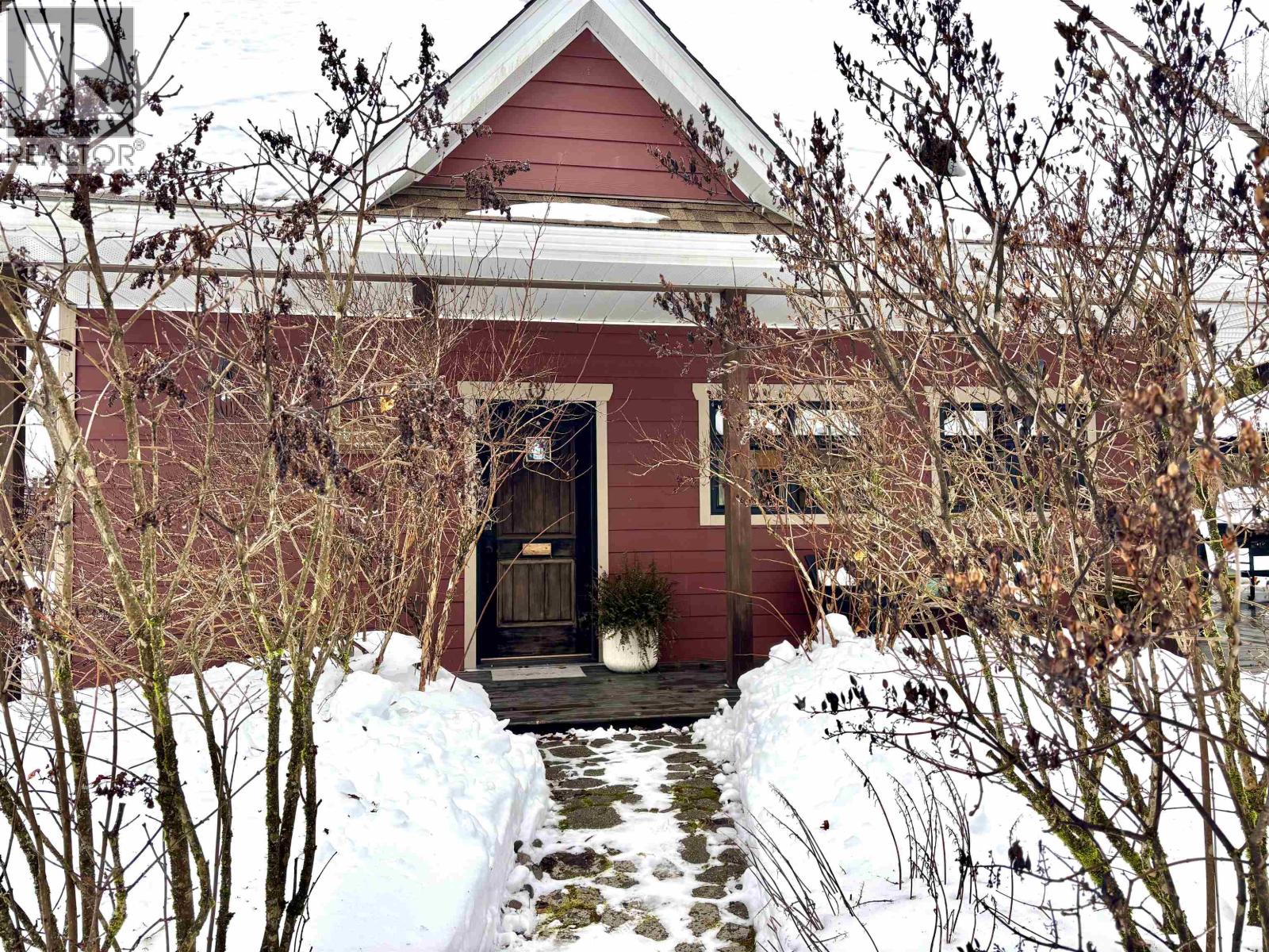 8 DRAKE STREET, Kitimat, British Columbia