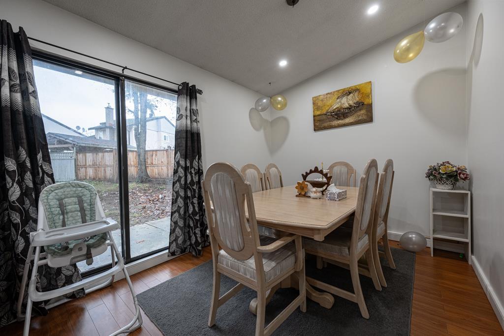 7366 128a Street, Surrey, British Columbia  V3W 7G9 - Photo 4 - R3074357