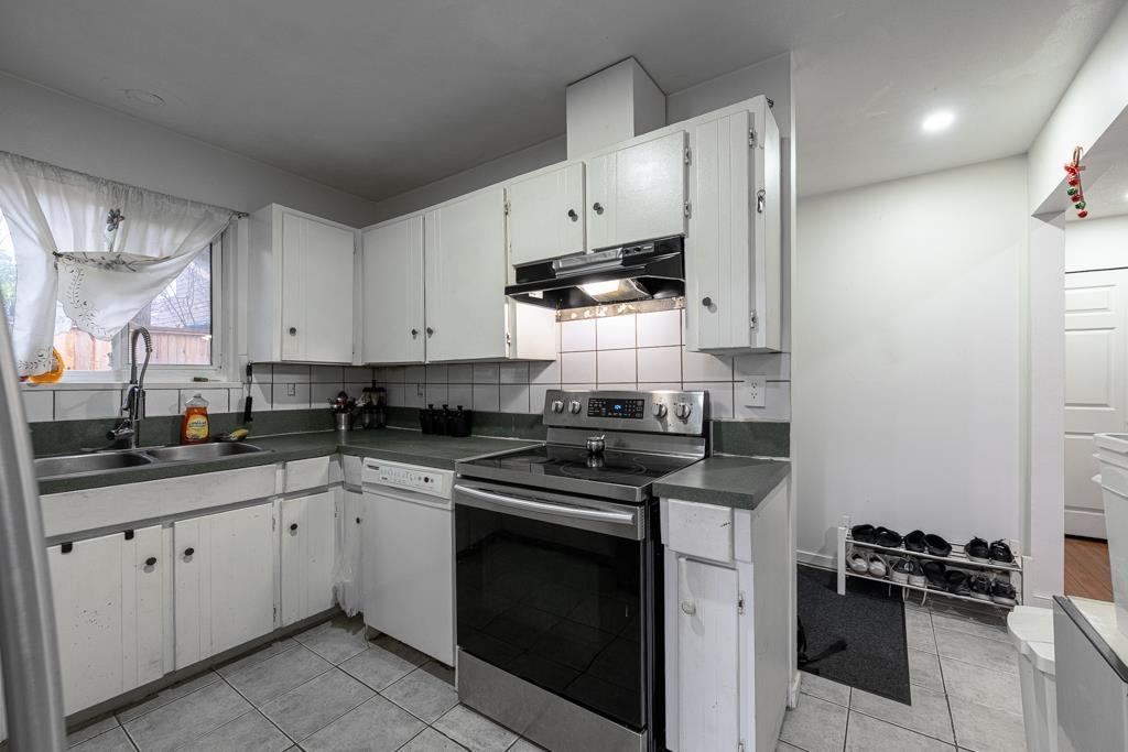 7366 128a Street, Surrey, British Columbia  V3W 7G9 - Photo 7 - R3074357