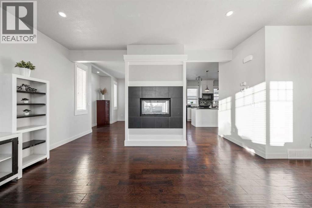 161 Rainbow Falls Glen, Chestermere, Alberta  T1X 0S5 - Photo 3 - A2273175